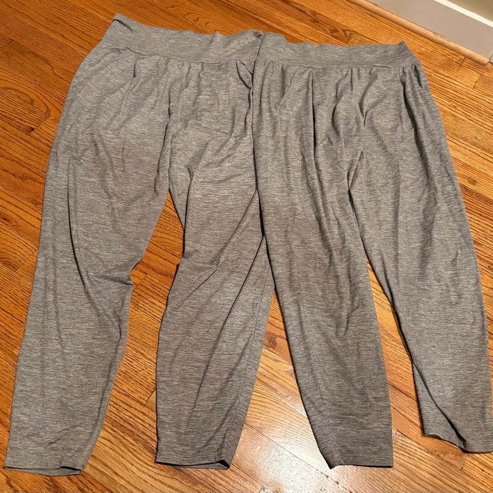 Set of 2 Vuori Gray High Waisted Joggers
